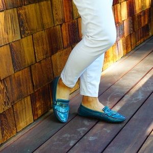 Tod’s teal flat